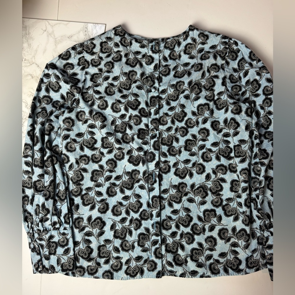 Who What Wear 100% cotton button down floral blouse.